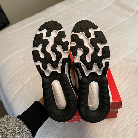 Nike Air Max 270 React- Bauhaus - Picture 3 of 4